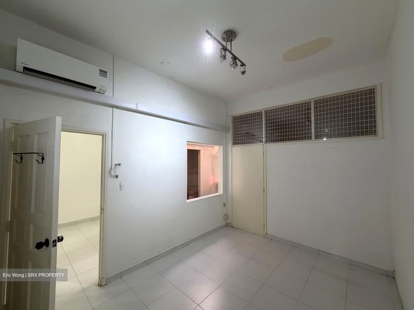 Sembawang Hills Estate (D20), Terrace #579071271